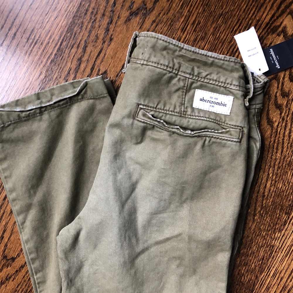 NWT Abercrombie Kids Chinos Olive Khakis, 14 Slim